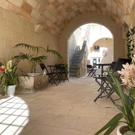 Dimora Assuntina Martano Bed & Breakfast Bagian luar foto