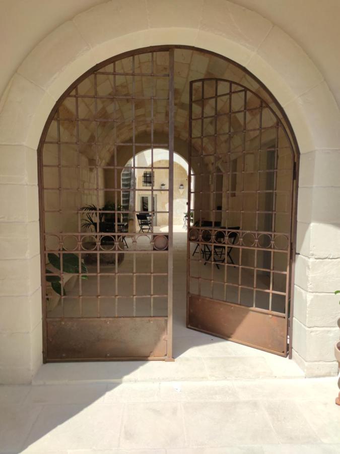 Dimora Assuntina Martano Bed & Breakfast Bagian luar foto