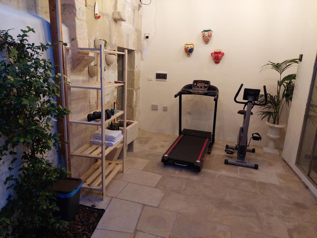 Dimora Assuntina Martano Bed & Breakfast Bagian luar foto