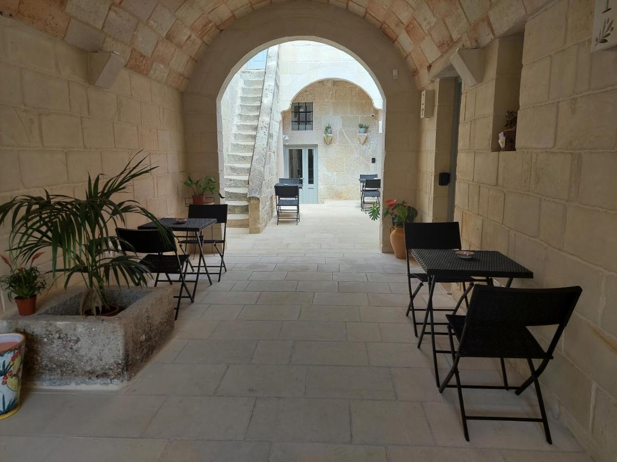 Dimora Assuntina Martano Bed & Breakfast Bagian luar foto