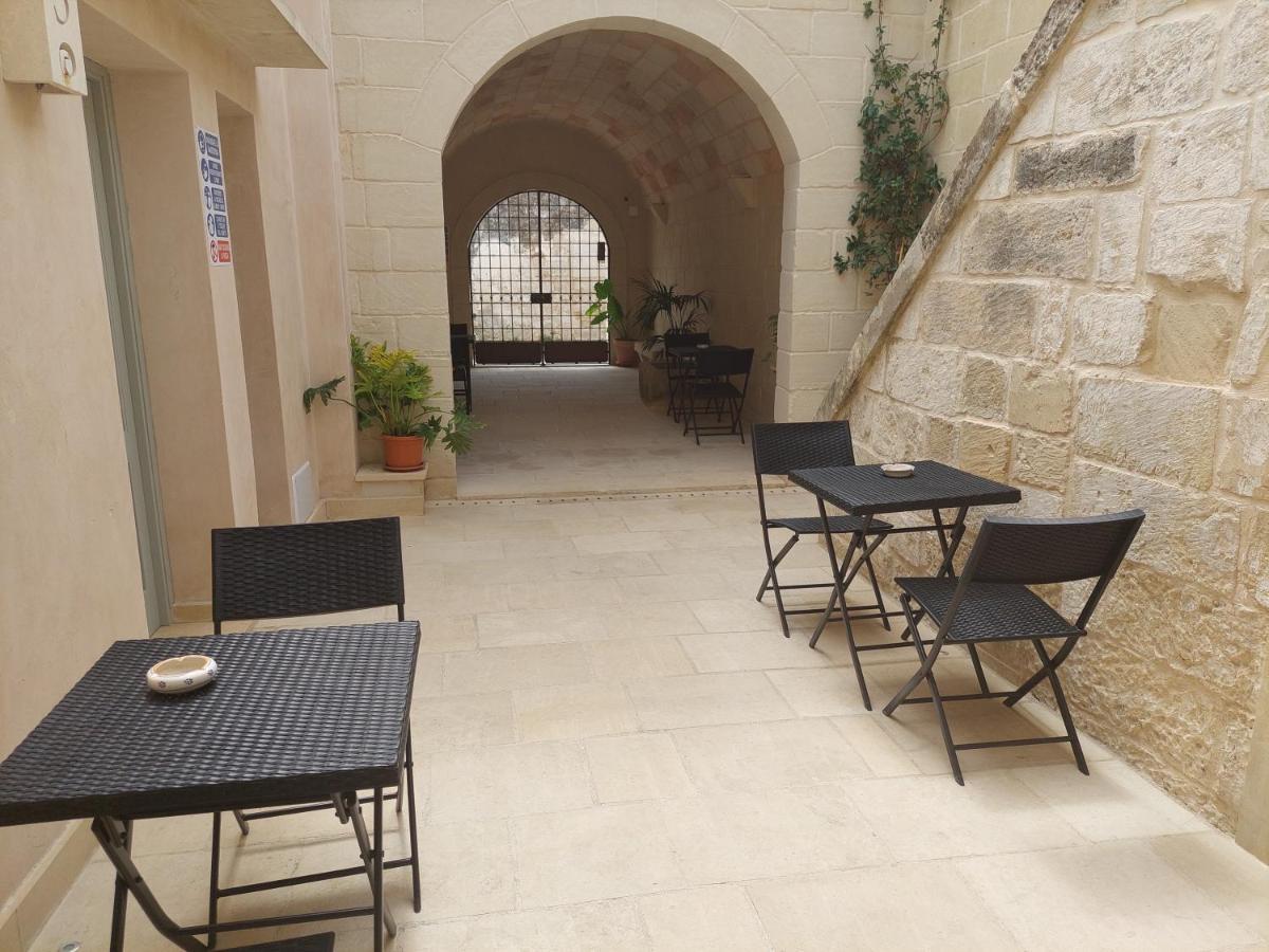 Dimora Assuntina Martano Bed & Breakfast Bagian luar foto