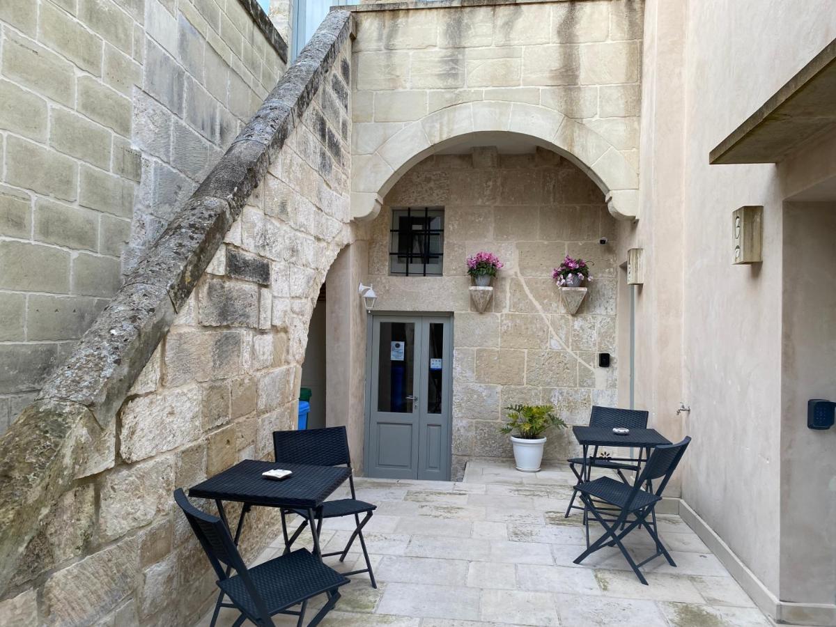 Dimora Assuntina Martano Bed & Breakfast Bagian luar foto