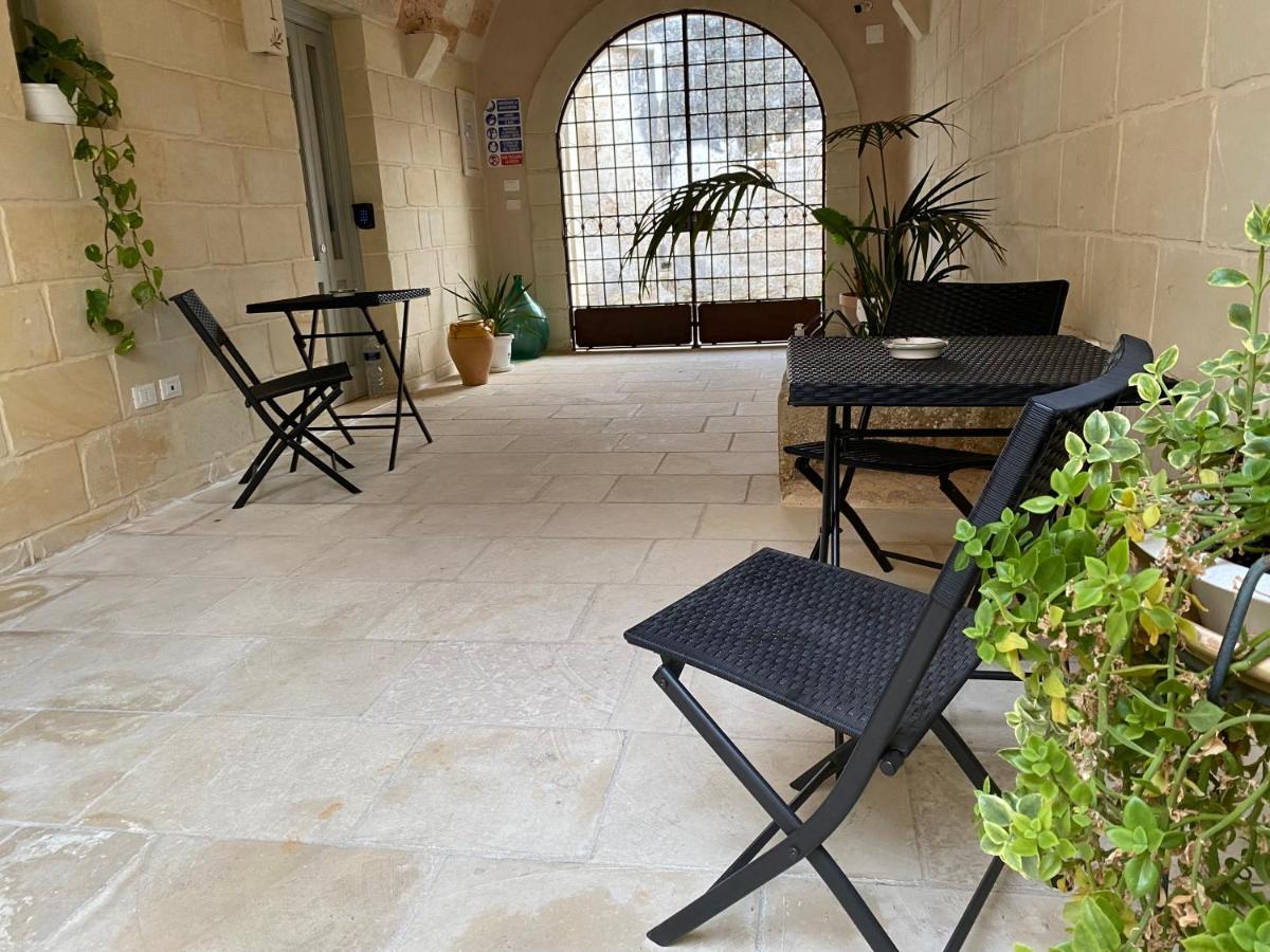 Dimora Assuntina Martano Bed & Breakfast Bagian luar foto
